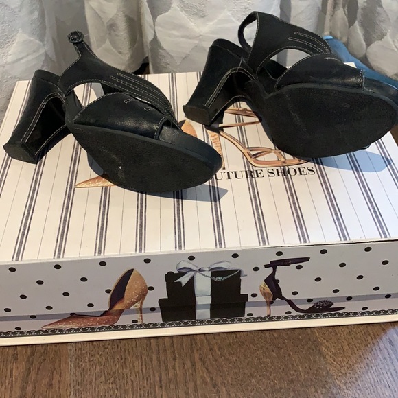 Clarks Artisan Black Heels size 6.5 - Picture 5 of 5